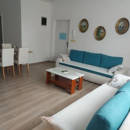 Bluegum Apartment Liznjan