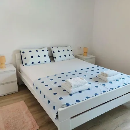 Apartment Bluegum Liznjan